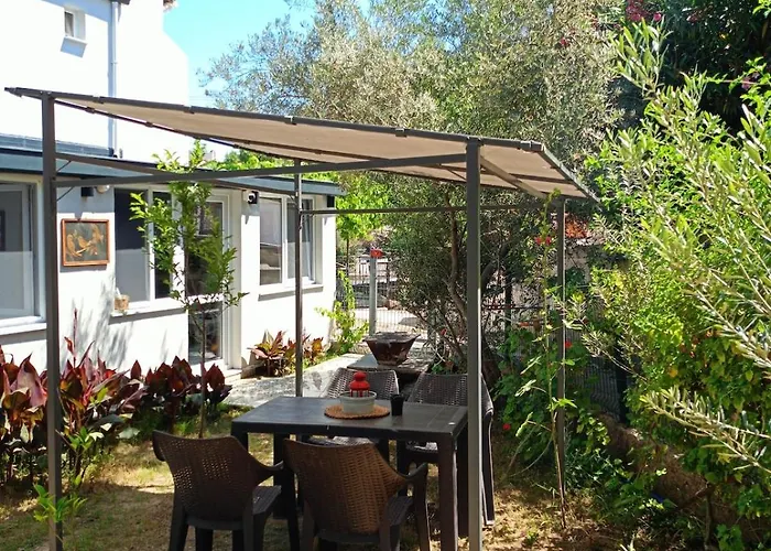 Kendine Oezgue Huzur Doga Ve Deniz Keyfini Yasayin Чешме